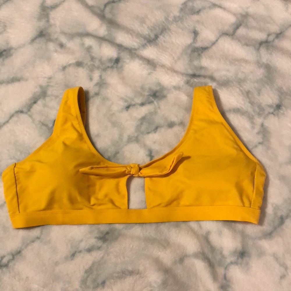 Yellow adjustable bikini top! 💛